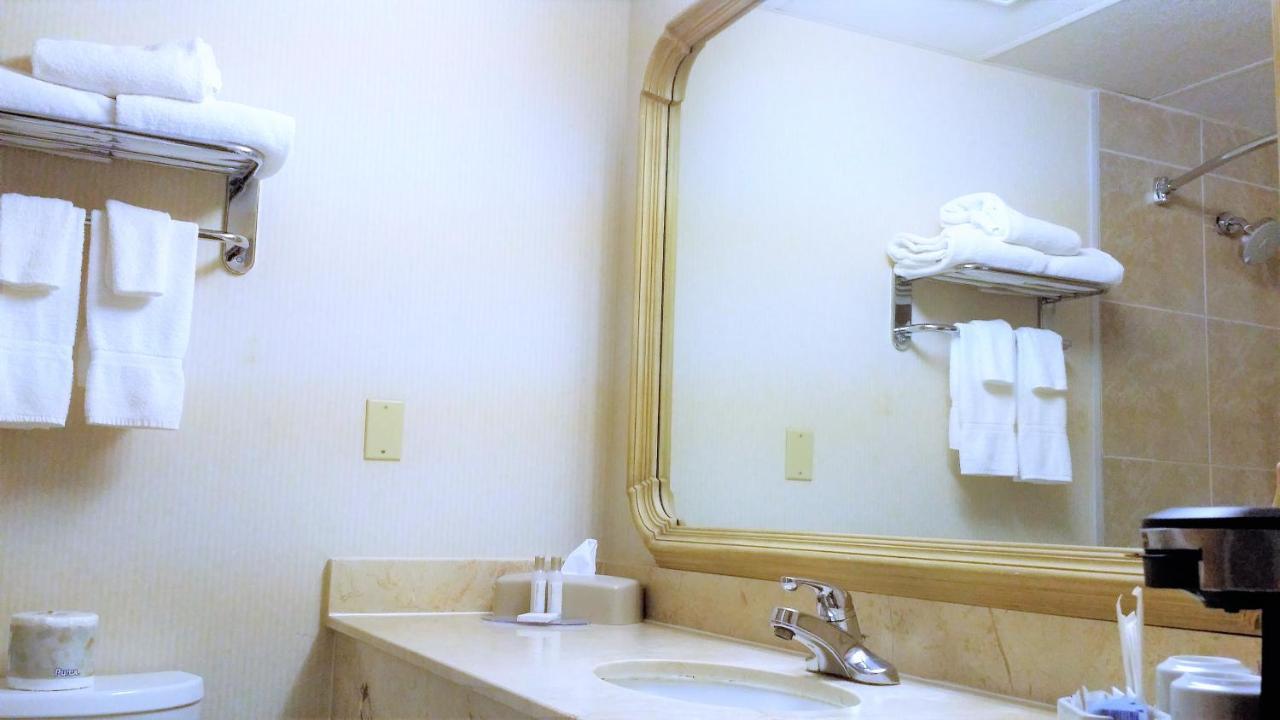 Travelodge Hotel By Wyndham Vancouver Airport Richmond Ngoại thất bức ảnh